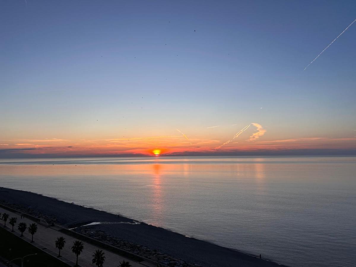 Hotel Zeyton Batumi Exterior foto