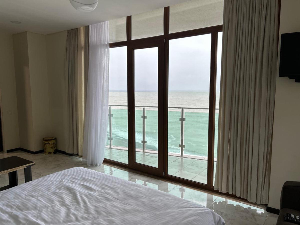 Hotel Zeyton Batumi Exterior foto